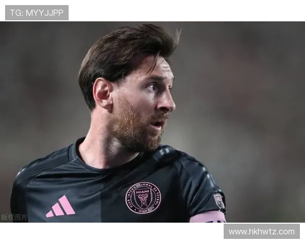 全球知名足球明星盘点包括梅西C罗等外籍球员的精彩表现与成就