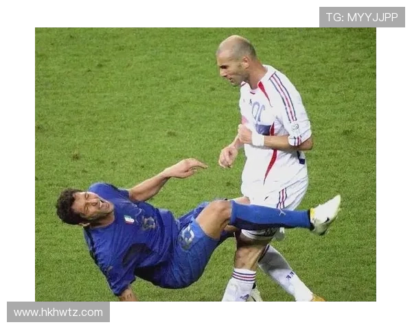 光头球星的传奇人生与足球场上的辉煌瞬间 光头球星的传奇人生与足球场上的辉煌瞬间