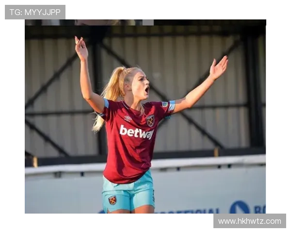 足球明星的爱情故事模特女友的光辉与挑战 足球明星的爱情故事模特女友的光辉与挑战