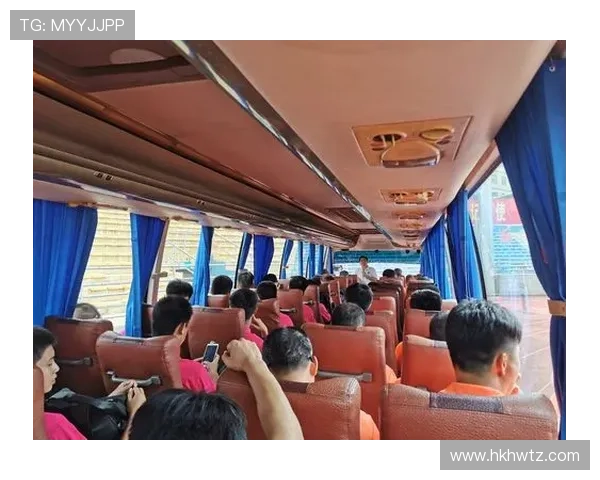 足球明星街头风采尽显地摊文化魅力照片集锦 足球明星街头风采尽显地摊文化魅力照片集锦